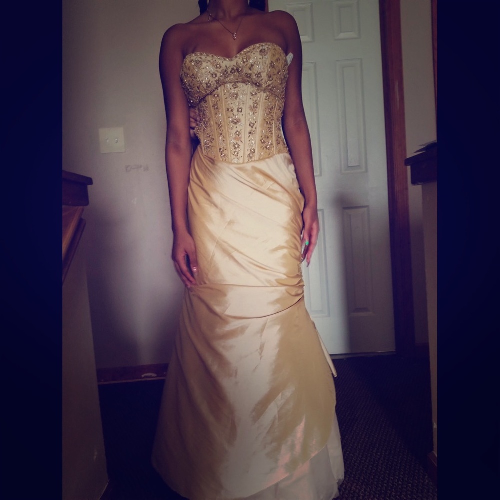Gold Demetrios prom dress size 0